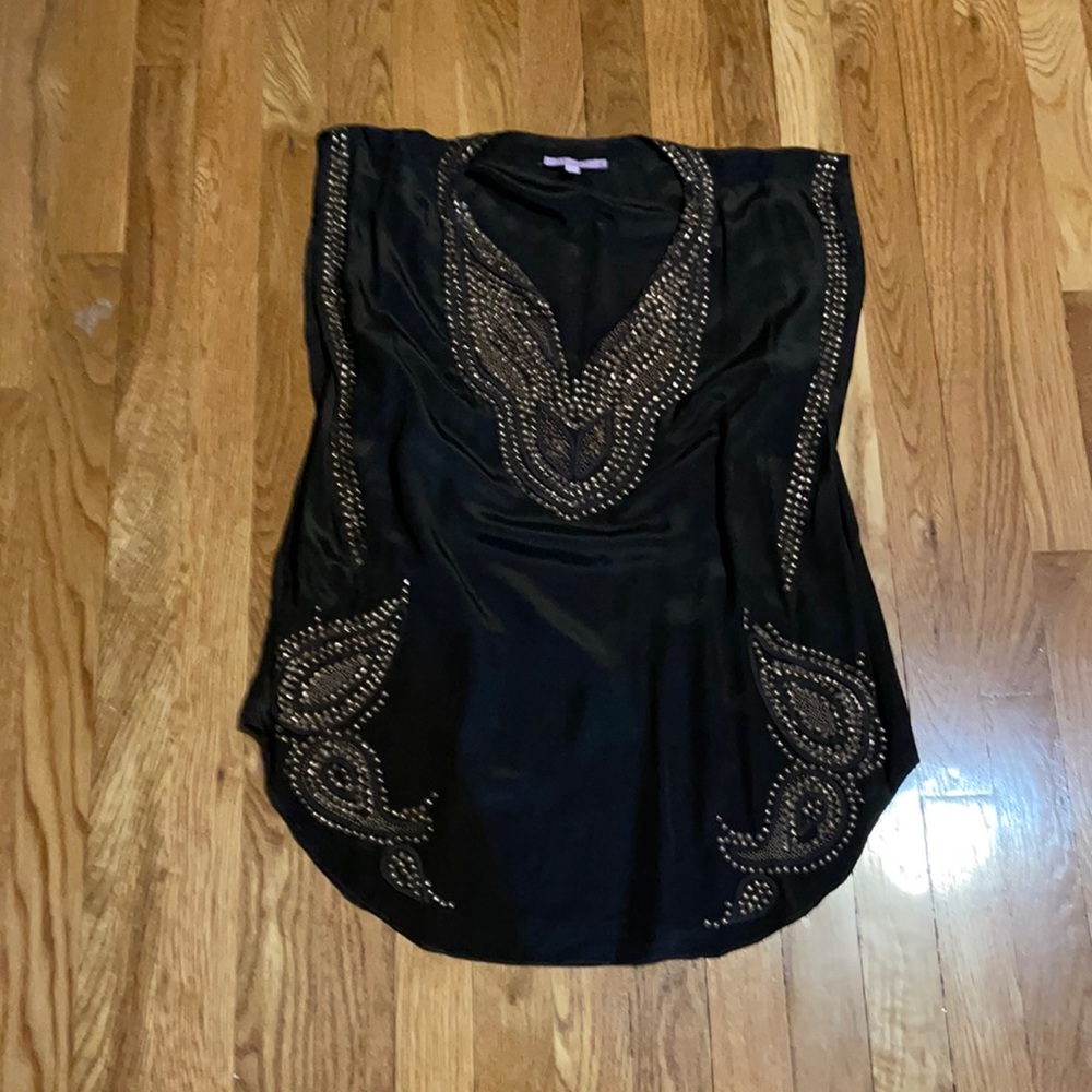 Sleeveless tunic